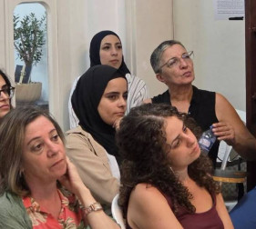 استطلاع مدى الكرمل حول الجريمة والعنف: 27% من المجتمع العربيّ يفكّرون في الهجرة من البلاد بصورة جِدّيّة