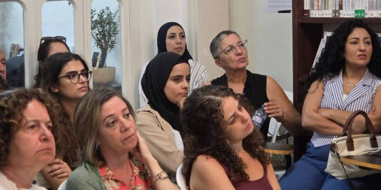 استطلاع مدى الكرمل حول الجريمة والعنف: 27% من المجتمع العربيّ يفكّرون في الهجرة من البلاد بصورة جِدّيّة (آب 2026)